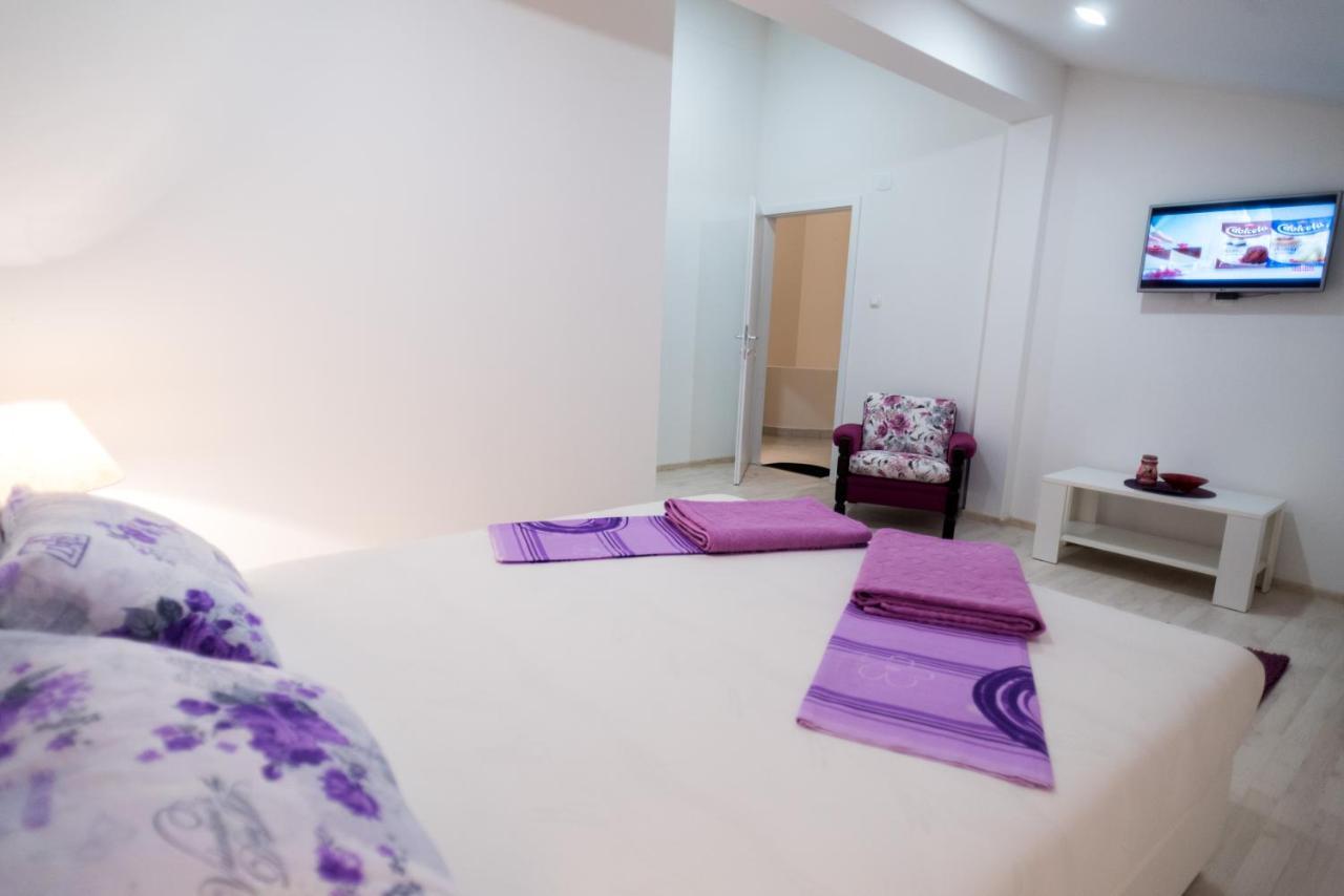 Purple Rooms モスタル エクステリア 写真