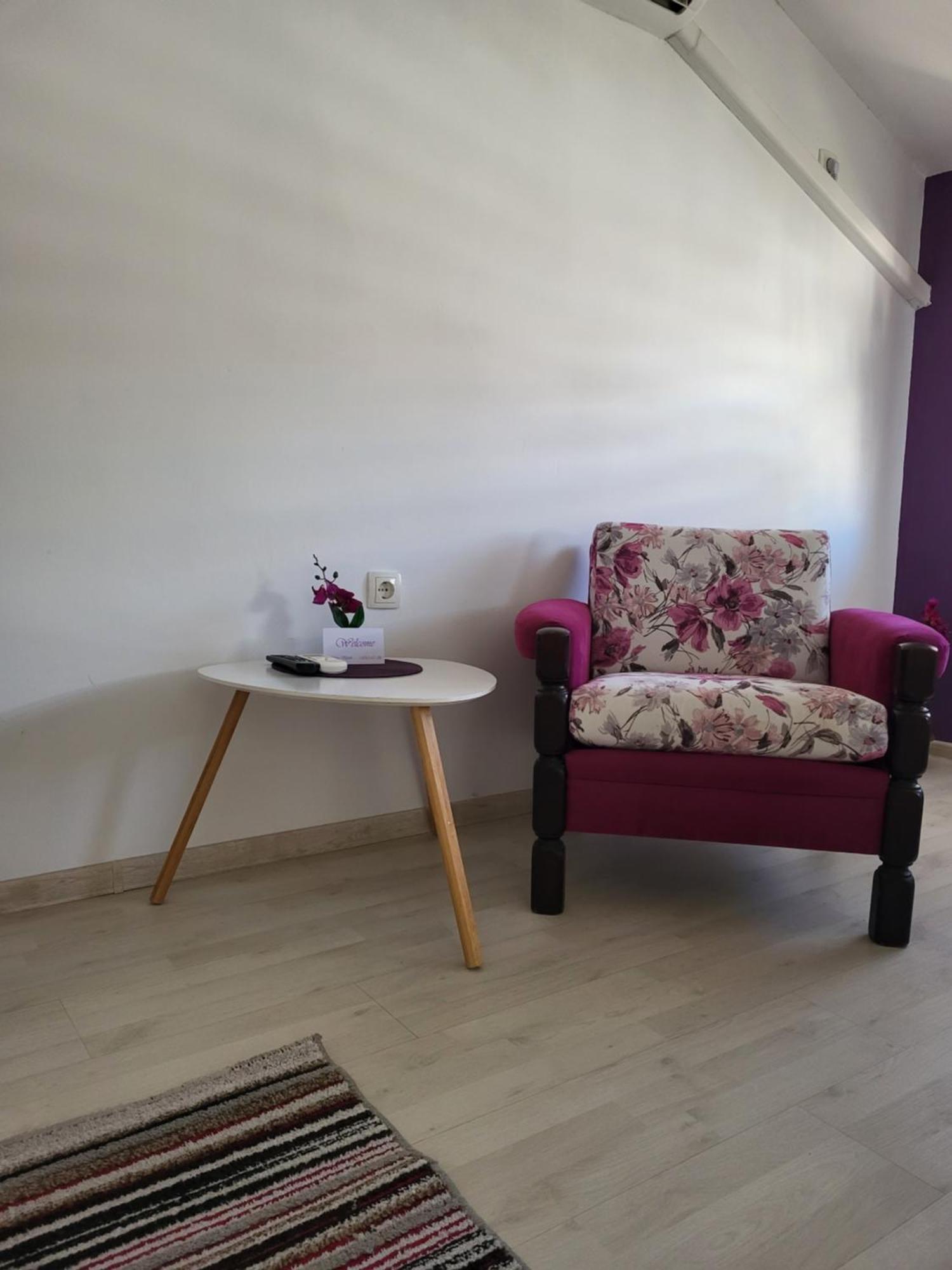 Purple Rooms モスタル エクステリア 写真
